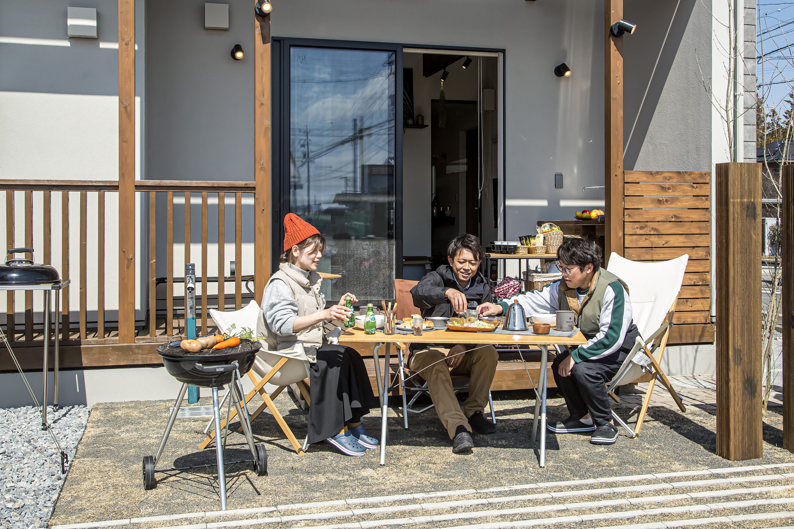 松本市/土間リビング/ペレットストーブ/ランドリールーム】庭で